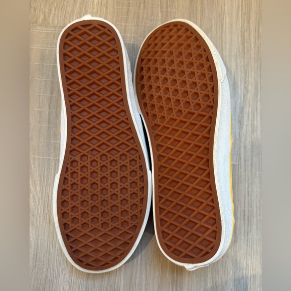 Vans Checkerboard Slip Ons Yellow White Size 7 Women’s Classic Skate Shoes - Picture 6 of 6